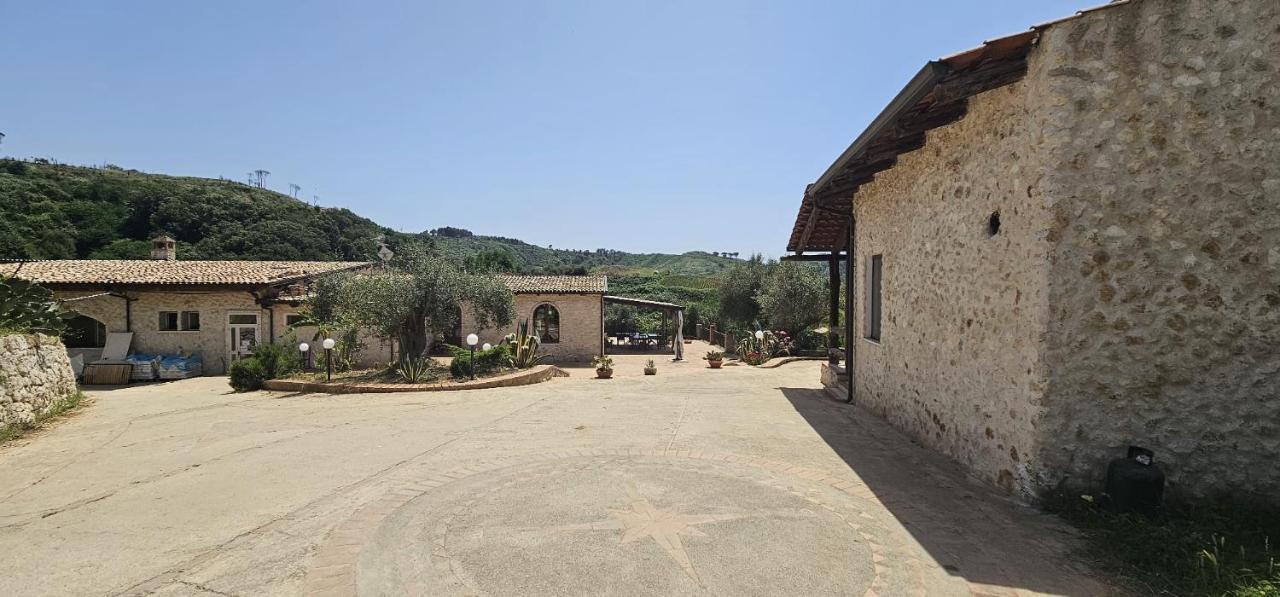 Borgo Carida - Green Family Holidays Zaccanopoli Buitenkant foto