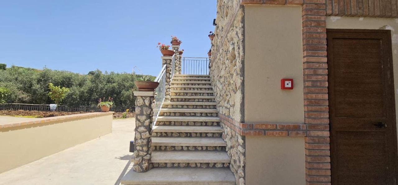 Borgo Carida - Green Family Holidays Zaccanopoli Buitenkant foto